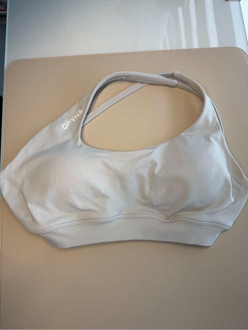 DFYNE Cream Seamless Racerback Sports Bralette